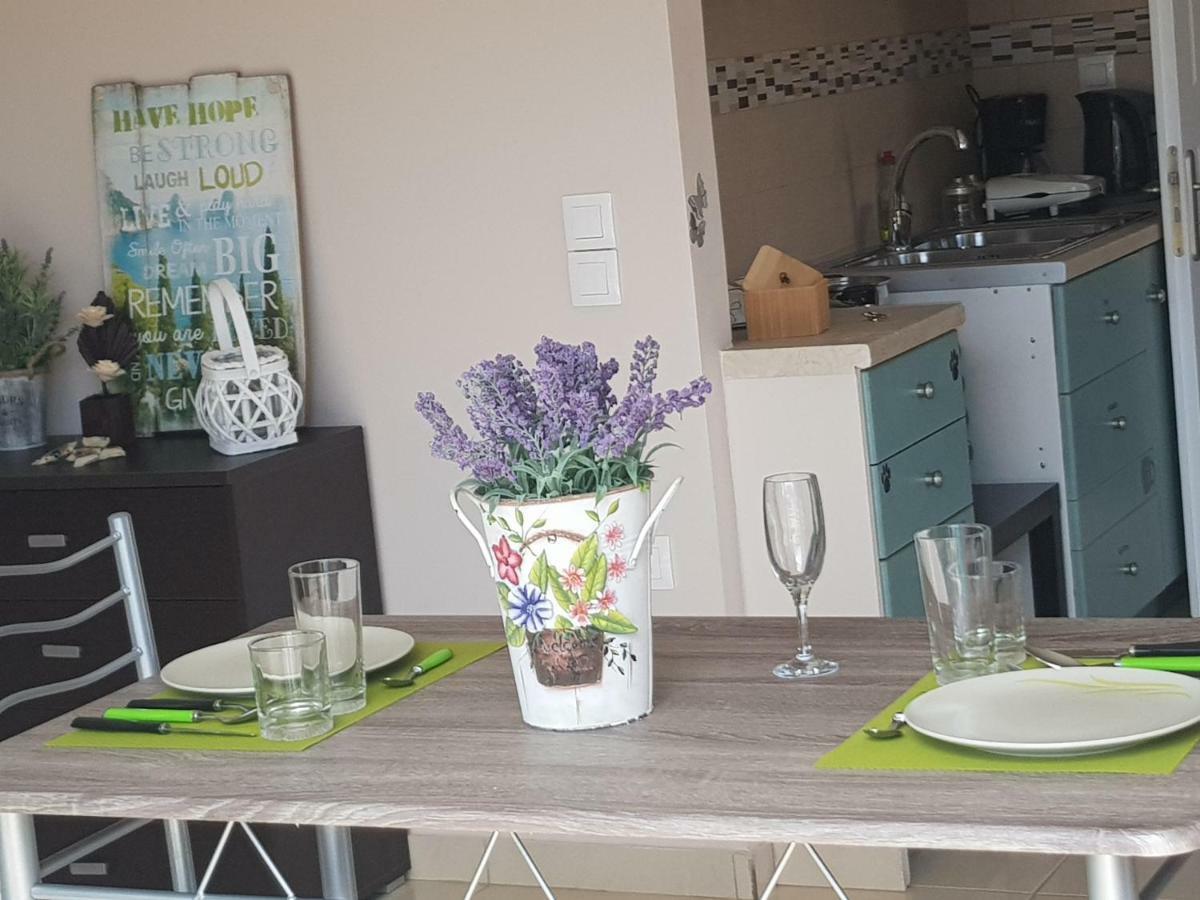 Butterfly Apartment กาลามาตา ภายนอก รูปภาพ